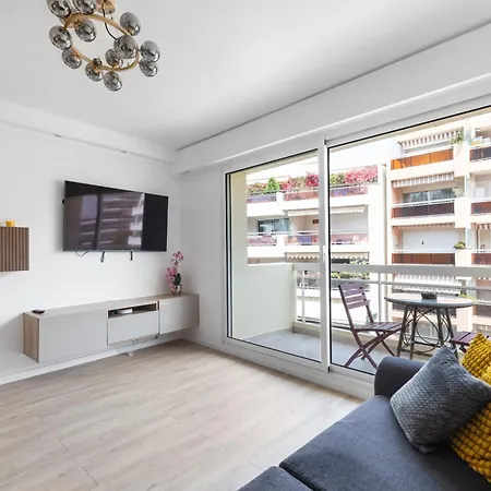 Apartment Poincare 2 Pieces Balcon Proche Juan-les-Pins