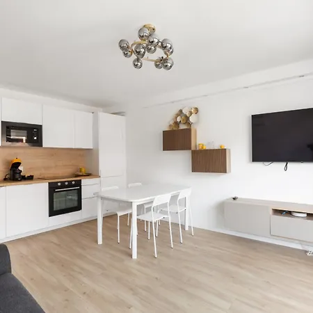 Apartment Poincare 2 Pieces Balcon Proche Juan-les-Pins