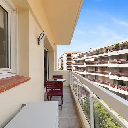 Jardin Pauline 2 Pieces Balcon Proche Plage *