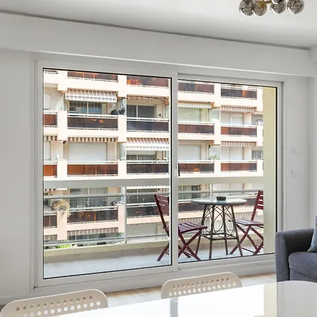 Jardin Pauline 2 Pieces Balcon Proche Daire Juan-les-Pins
